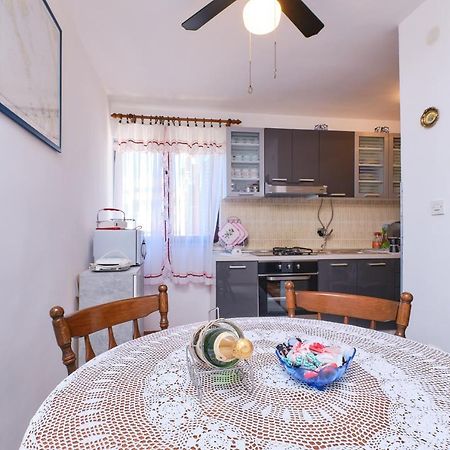 Apartman Ana Mali Lošinj Zewnętrze zdjęcie